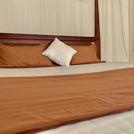 Sasmika Villa Surf And Yoga Hostel Велигама Экстерьер фото