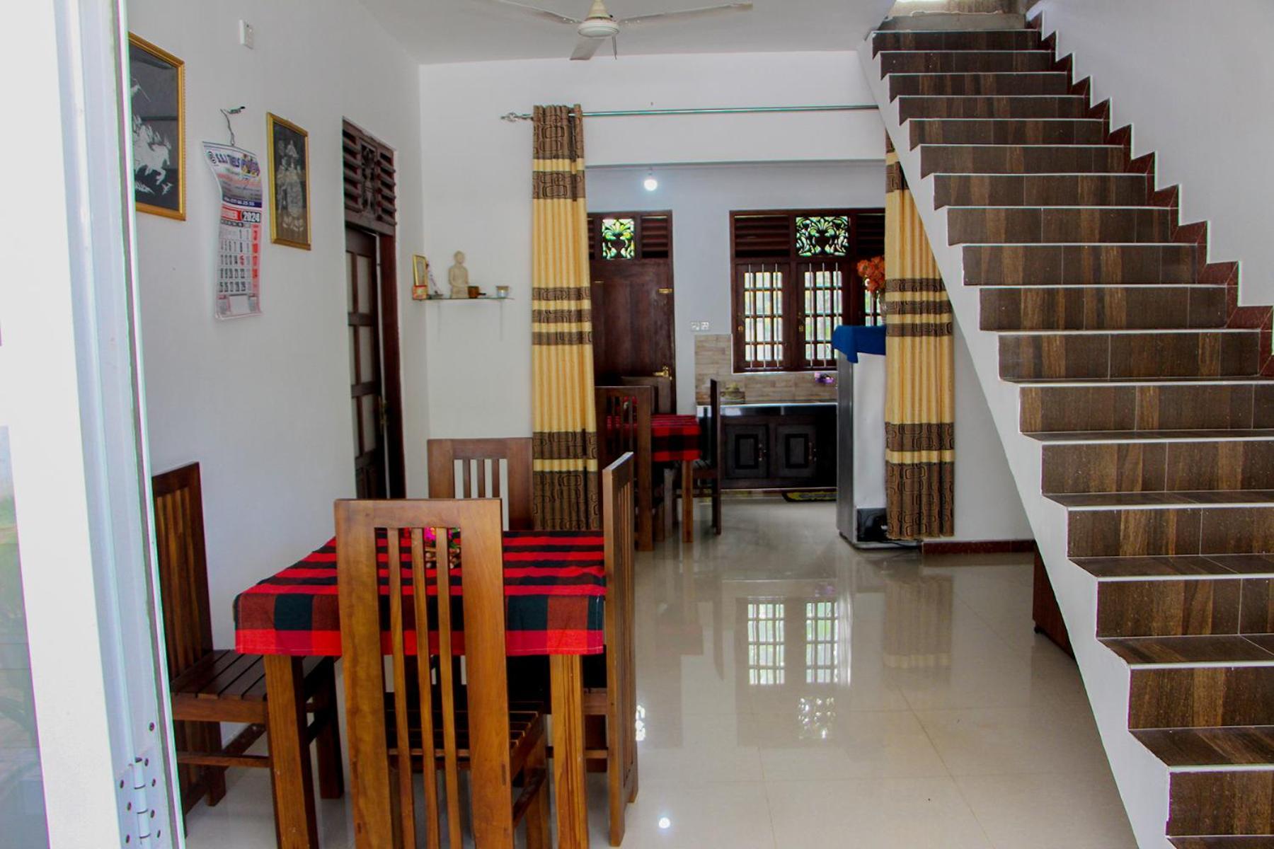 Sasmika Villa Surf And Yoga Hostel Велигама Экстерьер фото