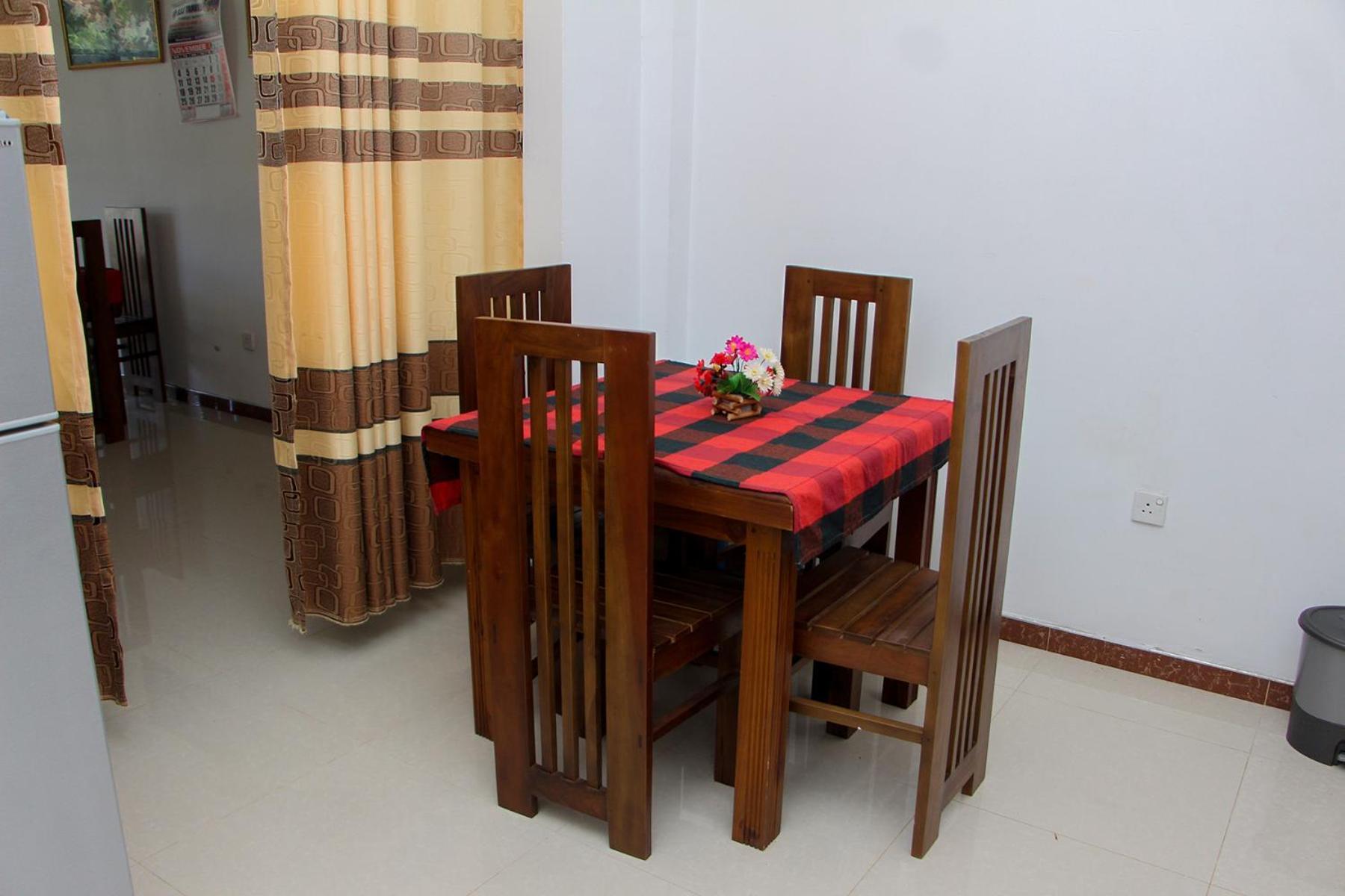 Sasmika Villa Surf And Yoga Hostel Велигама Экстерьер фото